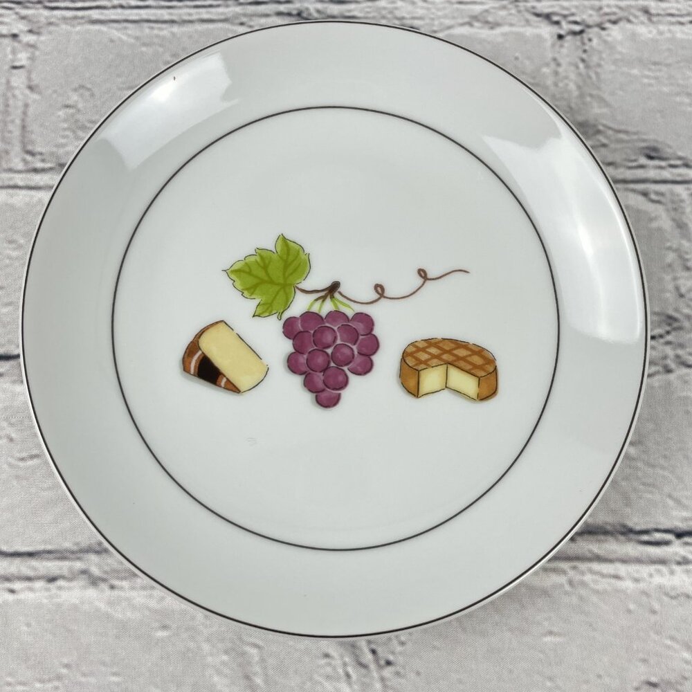 Crate & Barrel Nancy Green Fruit Fromage Appetizer Plates Set of 4 - Picture 4 of 8